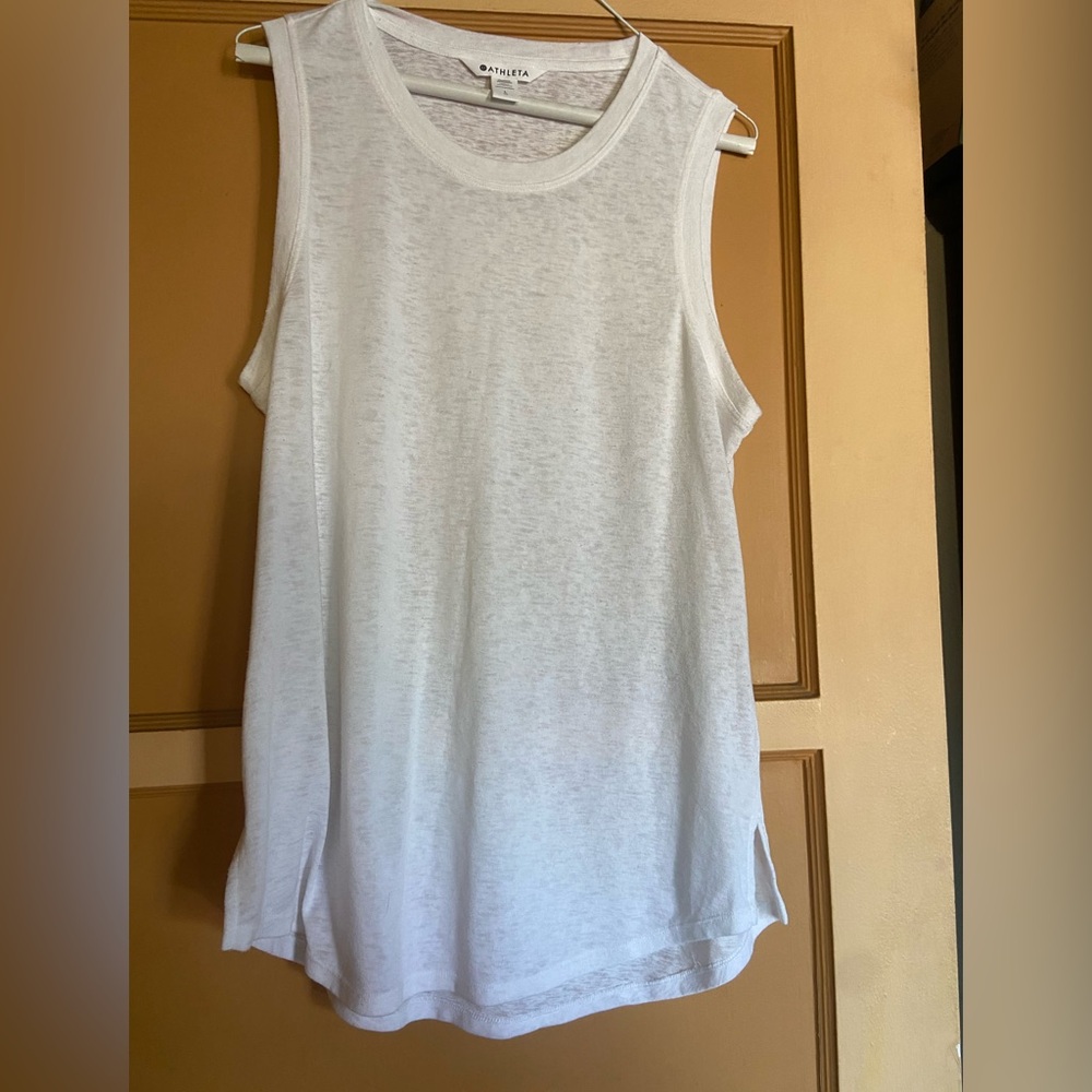 Athleta breezy tank size Large white